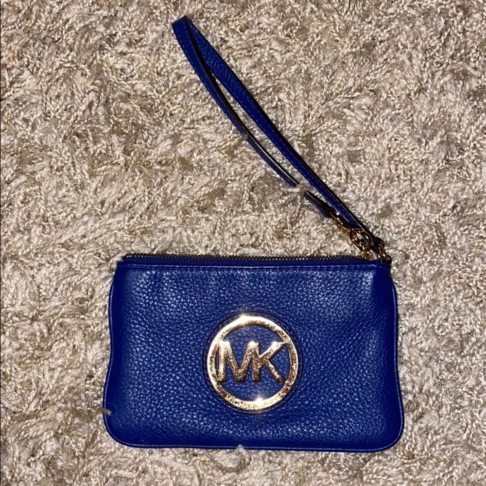 Michael kors wristlet
